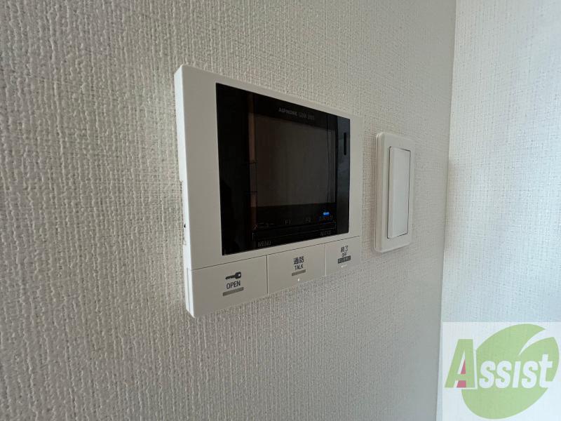 セキュリティ　ＴＶモニター付インターホンです。来客者の顔が見えるので安心！