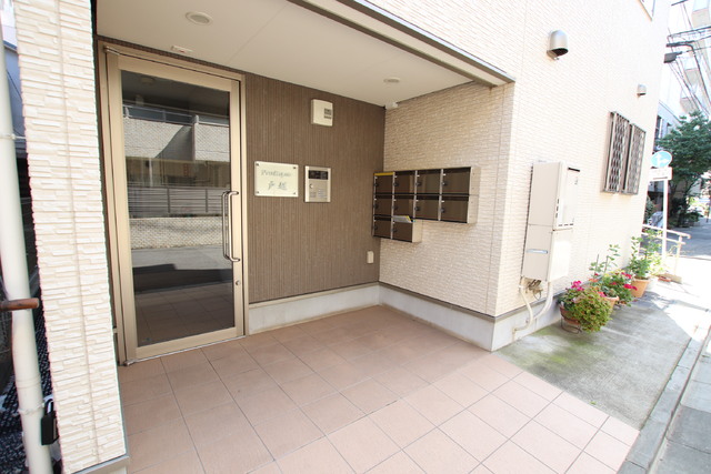 エントランス　◆オートロック付きの建物入口◆