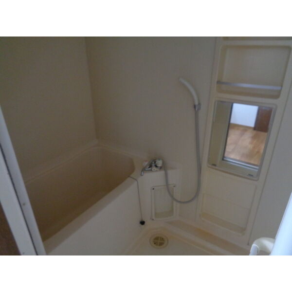 バス・シャワールーム　※写真は同じマンションの違う部屋のものになります。