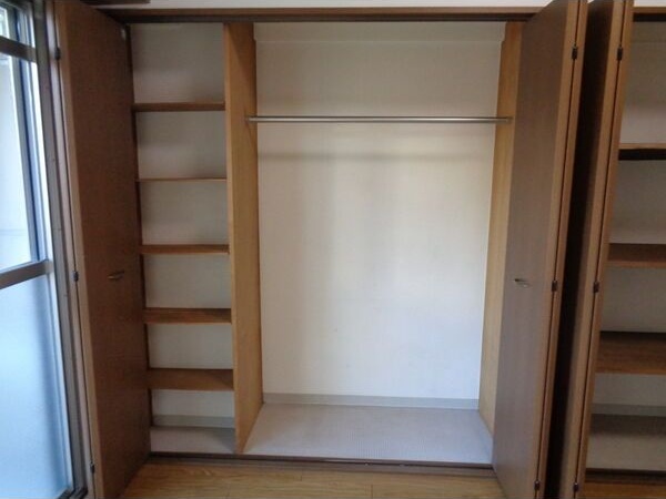 収納　※写真は同じマンションの違う部屋のものになります。