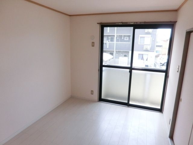 その他部屋・スペース　リビング横のお部屋です。