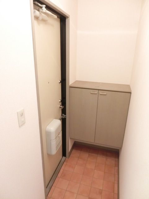 玄関　シューズボックス付きです。