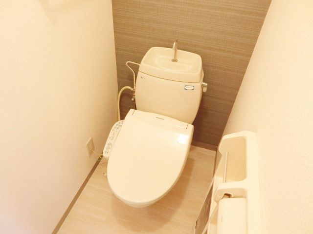 トイレ　ウォシュレット付きのトイレです。