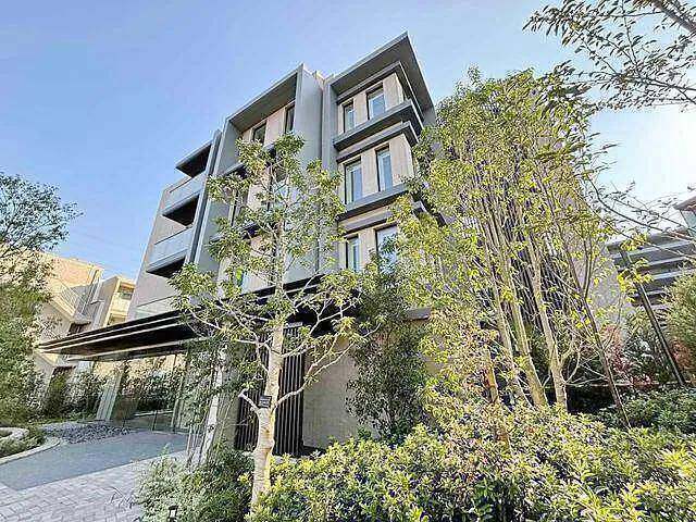 建物外観　オートロック完備