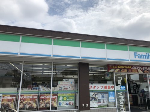 コンビニ　ファミリーマート 大宮中央店（コンビニ）まで462m