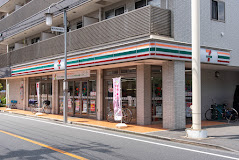 コンビニ　セブンイレブン 練馬春日町1丁目店（コンビニ）まで727m