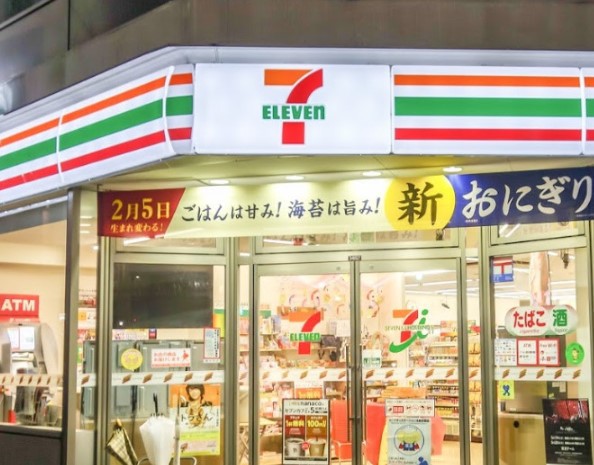コンビニ　セブン－イレブン日本橋久松町店（コンビニ）まで155m
