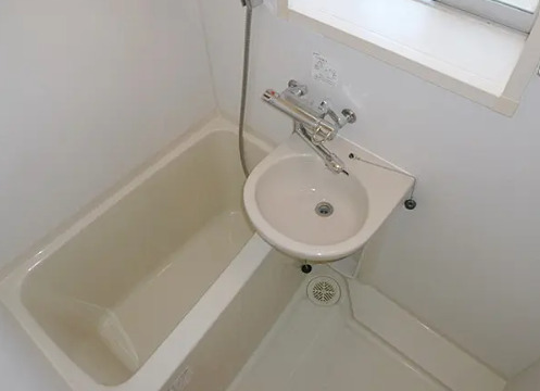 バス・シャワールーム　別部屋の画像を使用しております。