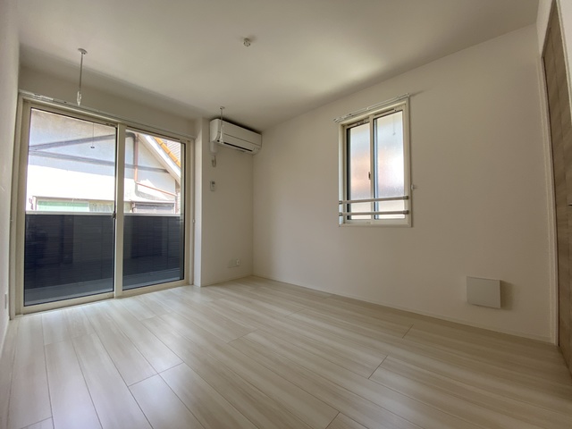 居室・リビング　白色ベースのモテ部屋です。