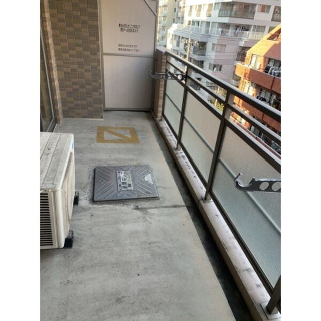 その他　【バルコニー】別部屋の写真です。現況優先となります。