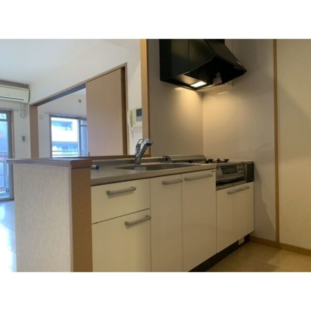 その他　【キッチン】別部屋の写真です。現況優先となります。ガスコンロ