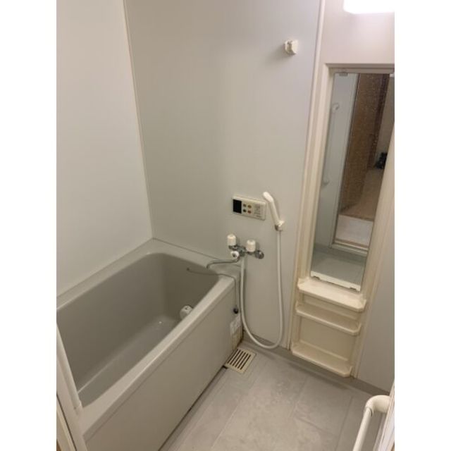 その他　【浴室】別部屋の写真です。現況優先となります。