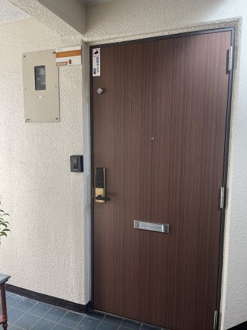 サナダビル2の玄関写真