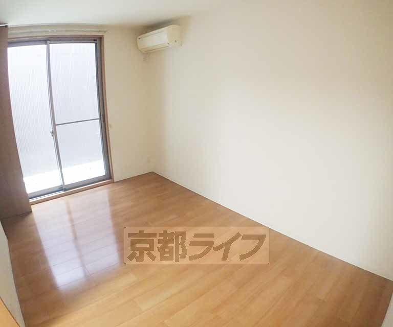 居室・リビング　広々としたお部屋です。