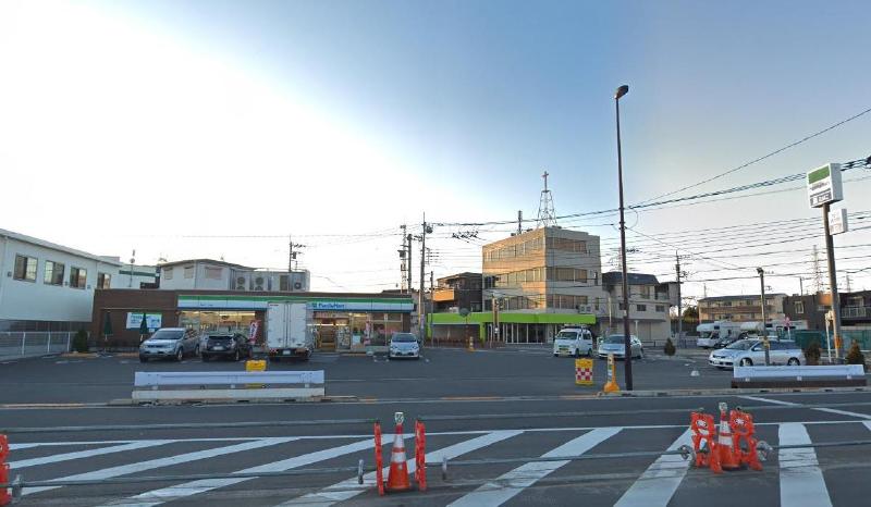 コンビニ　ファミリーマート西加平１丁目店（コンビニ）まで10m