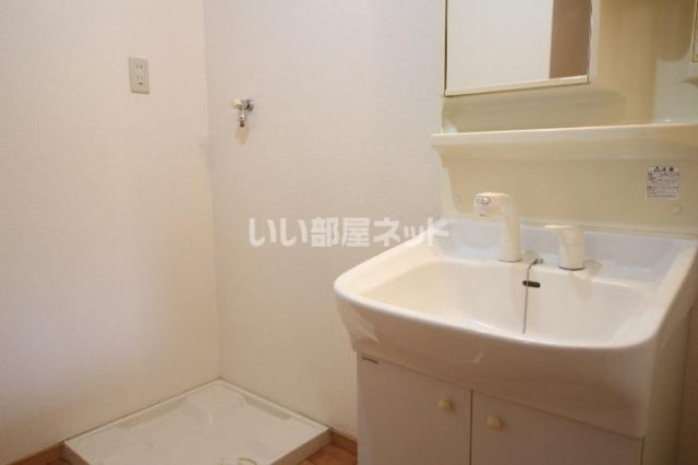 ロイヤルガーデン原田の内装写真