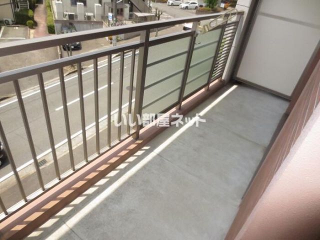 ロイヤルガーデン原田の内装写真