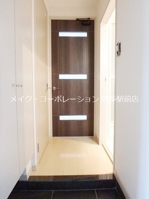 地下鉄箱崎線 千代県庁口駅 徒歩3分 14階建 築10年の玄関写真