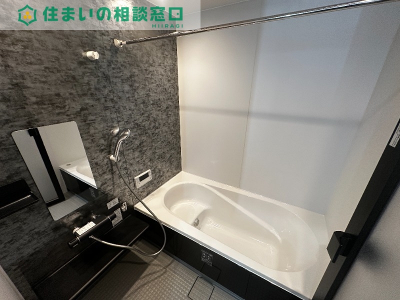 名鉄名古屋本線 岡崎公園前駅 徒歩12分 3階建 新築の風呂写真