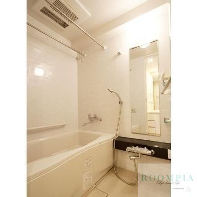 バス・シャワールーム　※同タイプの別のお部屋です。