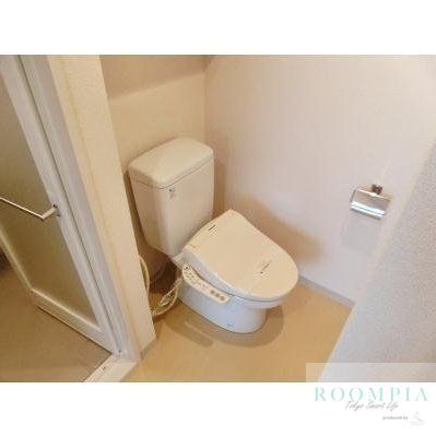 トイレ　※同タイプの別のお部屋です。
