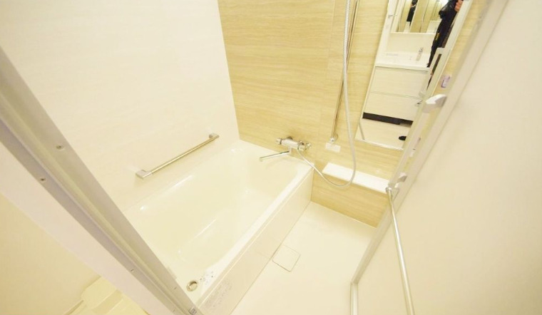 バス・シャワールーム　写真は同タイプ住居です。