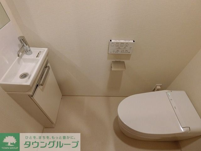 東京メトロ有楽町線 江戸川橋駅 徒歩9分 7階建 築6年のトイレ写真