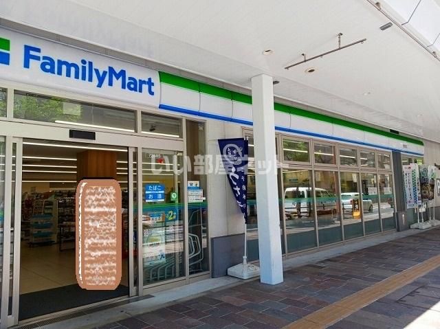 コンビニ　ファミリーマート 呉服町店（コンビニ）まで326m