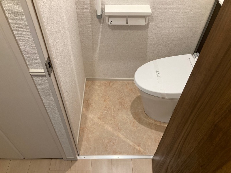 都営大江戸線 落合南長崎駅 徒歩5分 4階建 築6年のトイレ写真