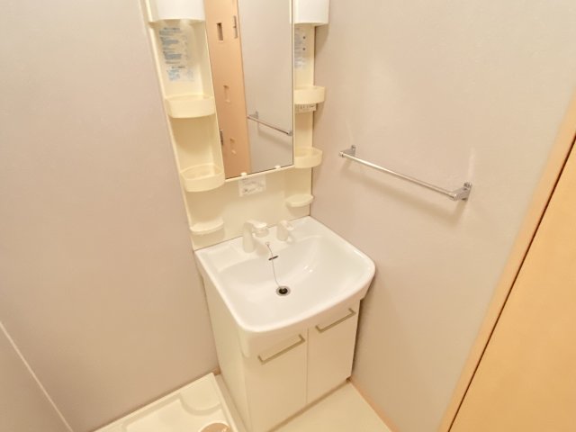 リビングタウン榎戸 Bの内装写真