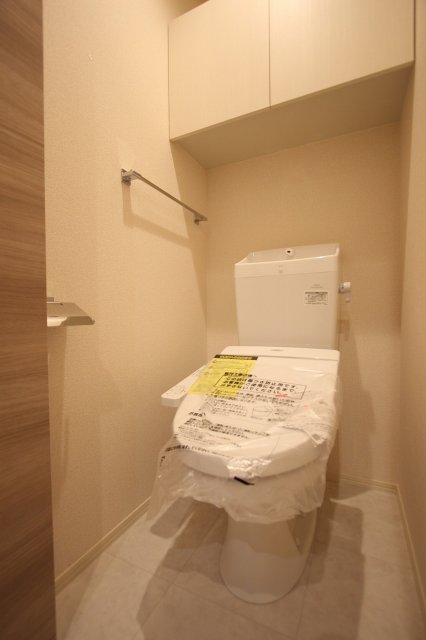 トイレ　同物件別号室の写真です。