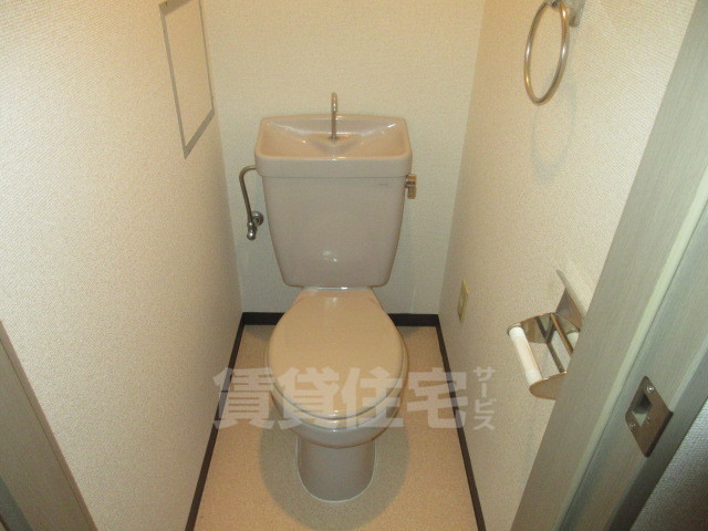 阪急京都線 南茨木駅 徒歩3分 3階建 築33年のトイレ写真
