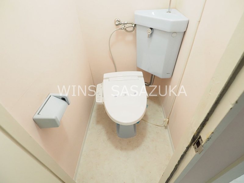 京王線 代田橋駅 徒歩3分 4階建 築58年のトイレ写真