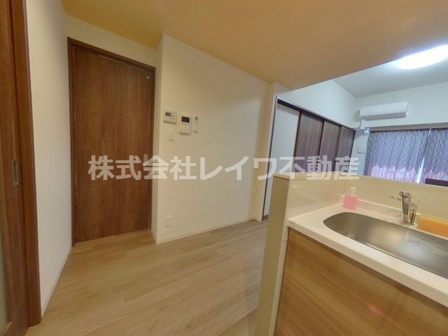 居室・リビング　こちらの居間で趣味の時間をお楽しみください