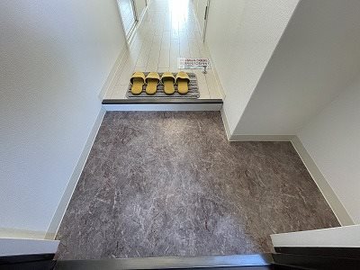 玄関　参考写真掲載。