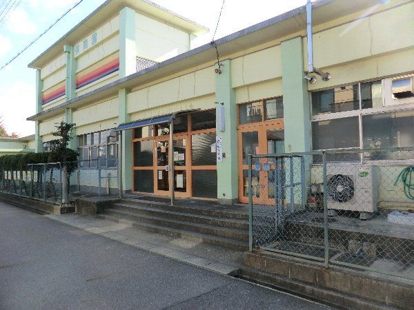 幼稚園・保育園　白山保育園（幼稚園・保育園）まで400m