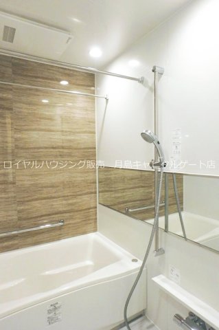 バス・シャワールーム　分譲マンションならではの高級感漂う浴室