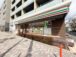 コンビニ　セブンイレブン新宿曙橋駅北店（コンビニ）まで377m