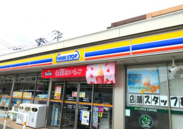 コンビニ　ミニストップ都筑荏田南4丁目店（コンビニ）まで104m