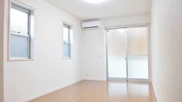 居室・リビング　洋室8.5帖広々としたお部屋です