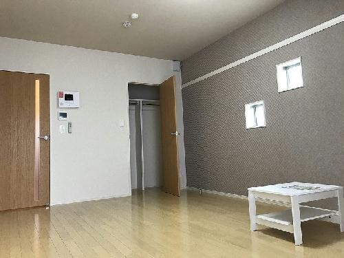 クレイノショコラの居間写真