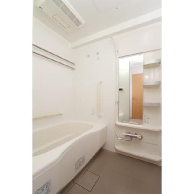 バス・シャワールーム　※写真は同タイプ住戸です。
