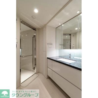 洗面設備　※写真は同タイプ住戸です。