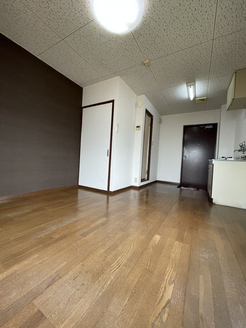 アントレー嵯峨野の居間写真