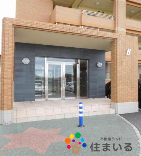 エントランス　※写真は同型タイプとなります
