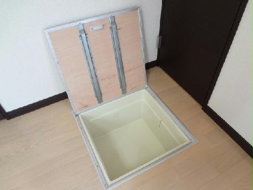 収納　床下収納