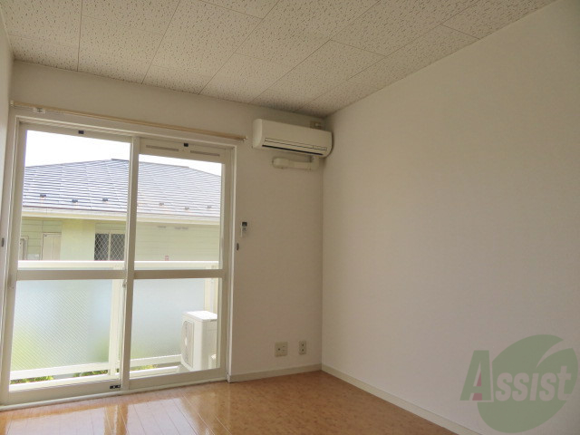 その他設備　ちゃんとエアコンもついているので、安心してくださいね。