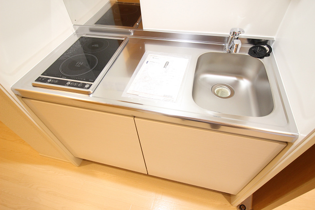 キッチン　電気コンロ２口付