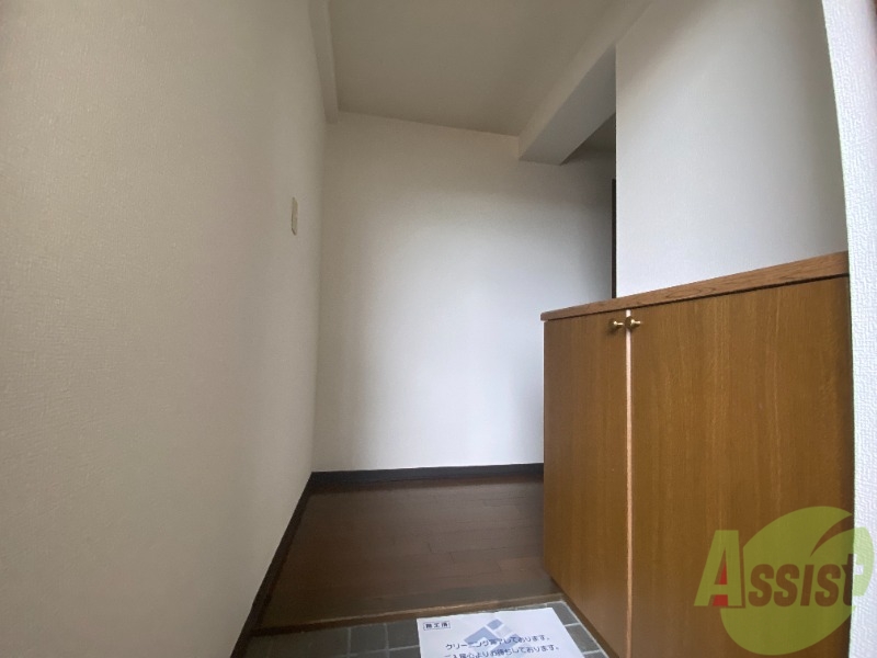 玄関　玄関からの様子を撮影してみました。動線になります。