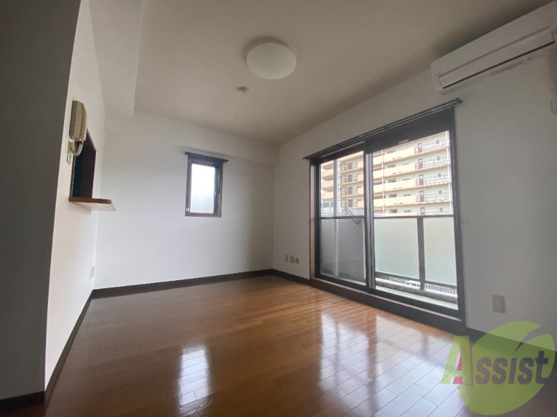 居室・リビング　陽当たりが良く、広々として過ごしやすそうです